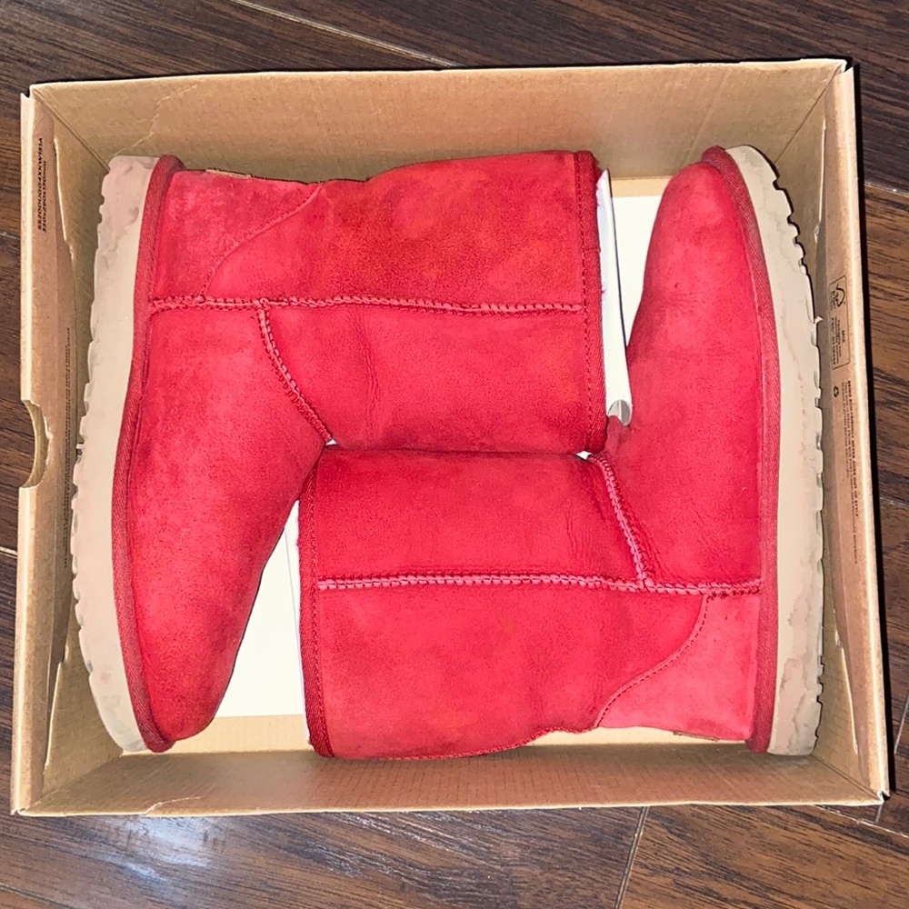 UGG - Classic Short II